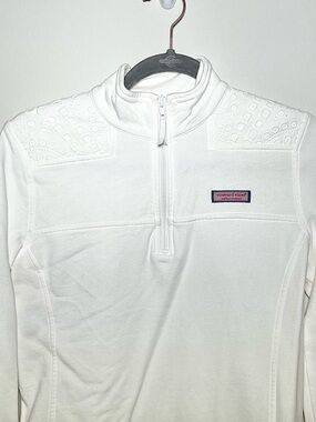 Vineyard Vines Women’s White Quarter-Zip Pullover with Embossed Shoulders